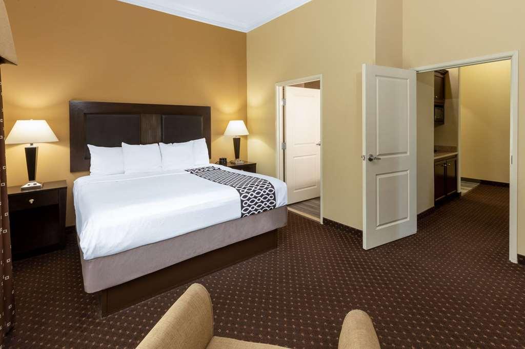 La Quinta By Wyndham Houston New Caney Номер фото
